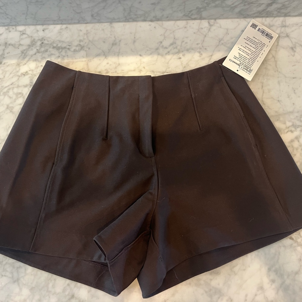Lululemon brown twill Women's Shorts 3.5”